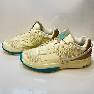 Nike Kyrie Basketball Shoes – Light Cream (US 7 / UK 6 / EU 40)